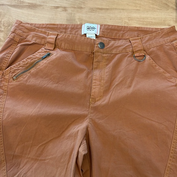NEW BDG Urban Outfitters Harper Moto Cargo Pants Straight Leg Orange 10 - Picture 6 of 10